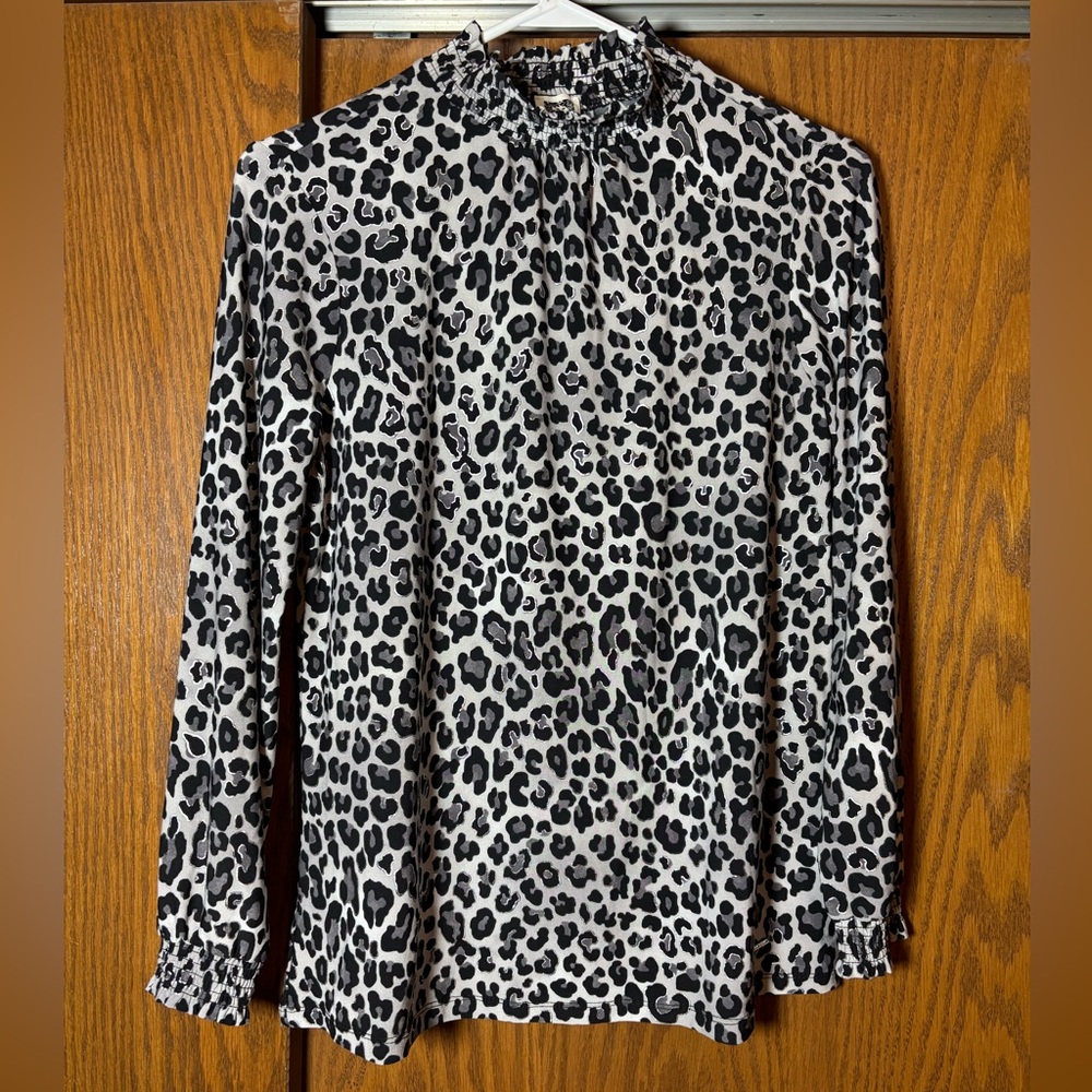Anne Klein Elegant Black and Gray Leopard Print Blouse - M